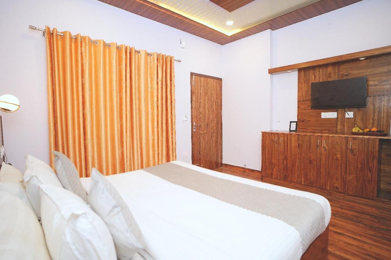 Hotel Kasauli View Cafe Restaurant Open Terrace Mountain View Zewnętrze zdjęcie
