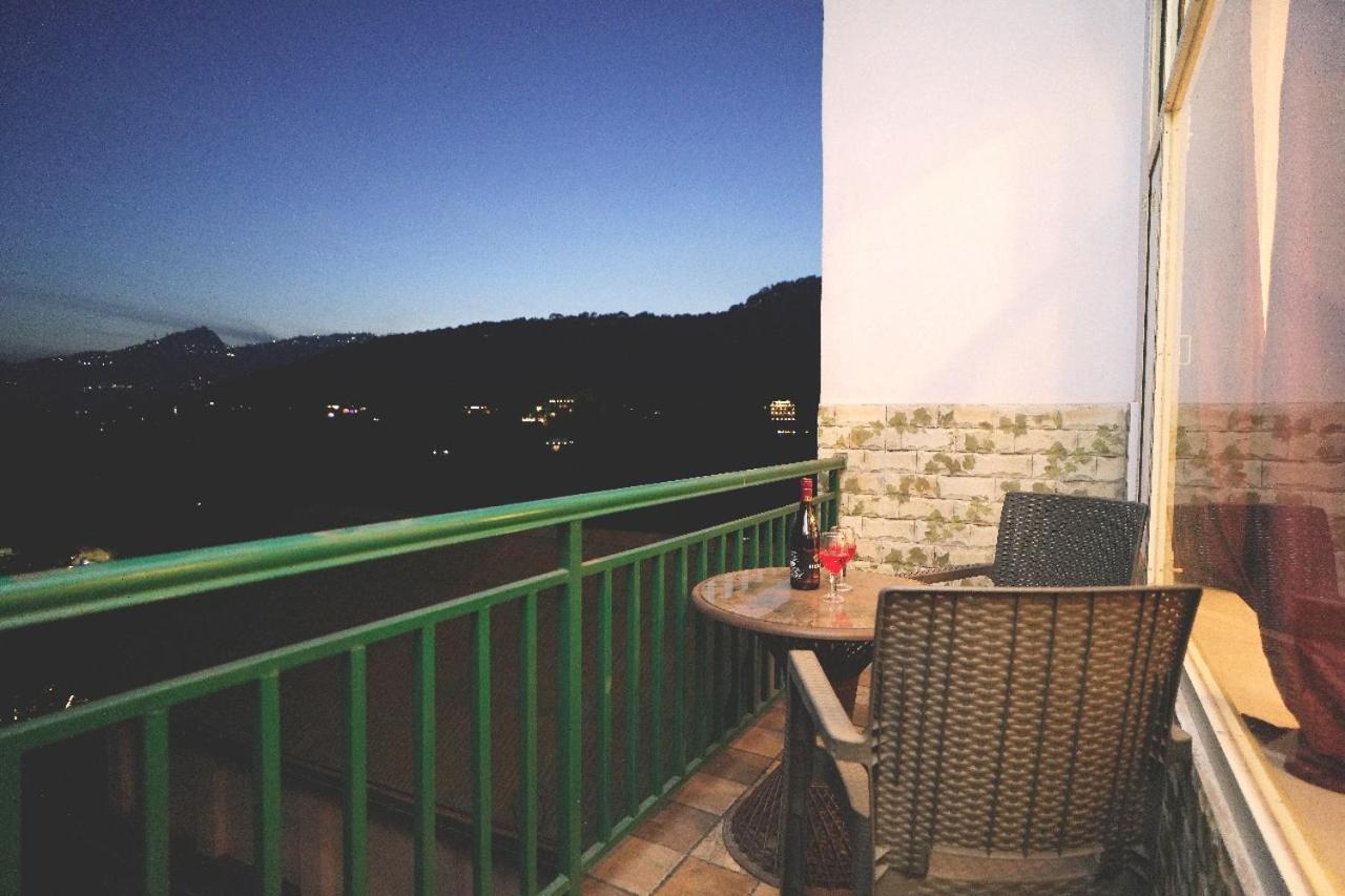 Hotel Kasauli View Cafe Restaurant Open Terrace Mountain View Zewnętrze zdjęcie