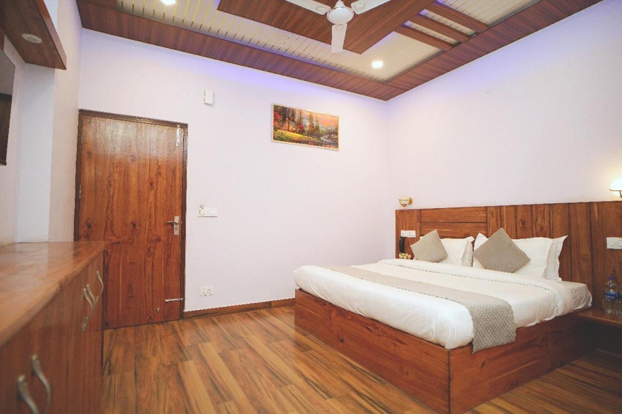 Hotel Kasauli View Cafe Restaurant Open Terrace Mountain View Zewnętrze zdjęcie
