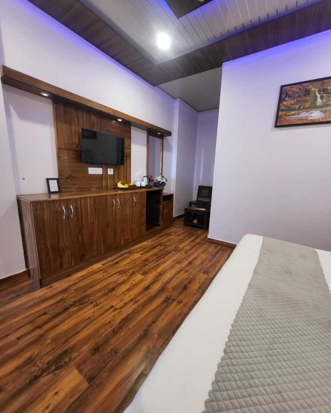 Hotel Kasauli View Cafe Restaurant Open Terrace Mountain View Zewnętrze zdjęcie